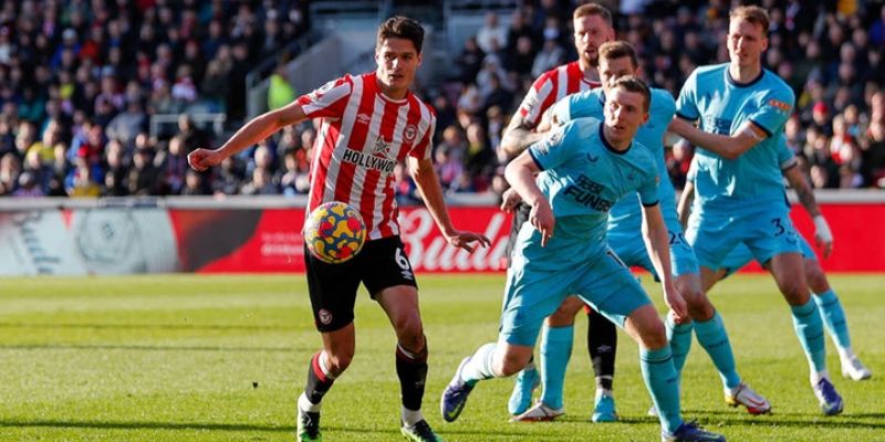 Phân tích phong độ hé lộ chênh lệch thể lực và nhân sự